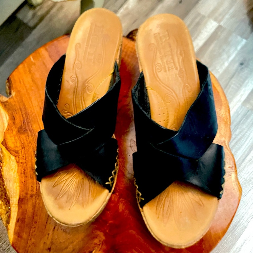 Sandals, Born, sz 7, black great condition